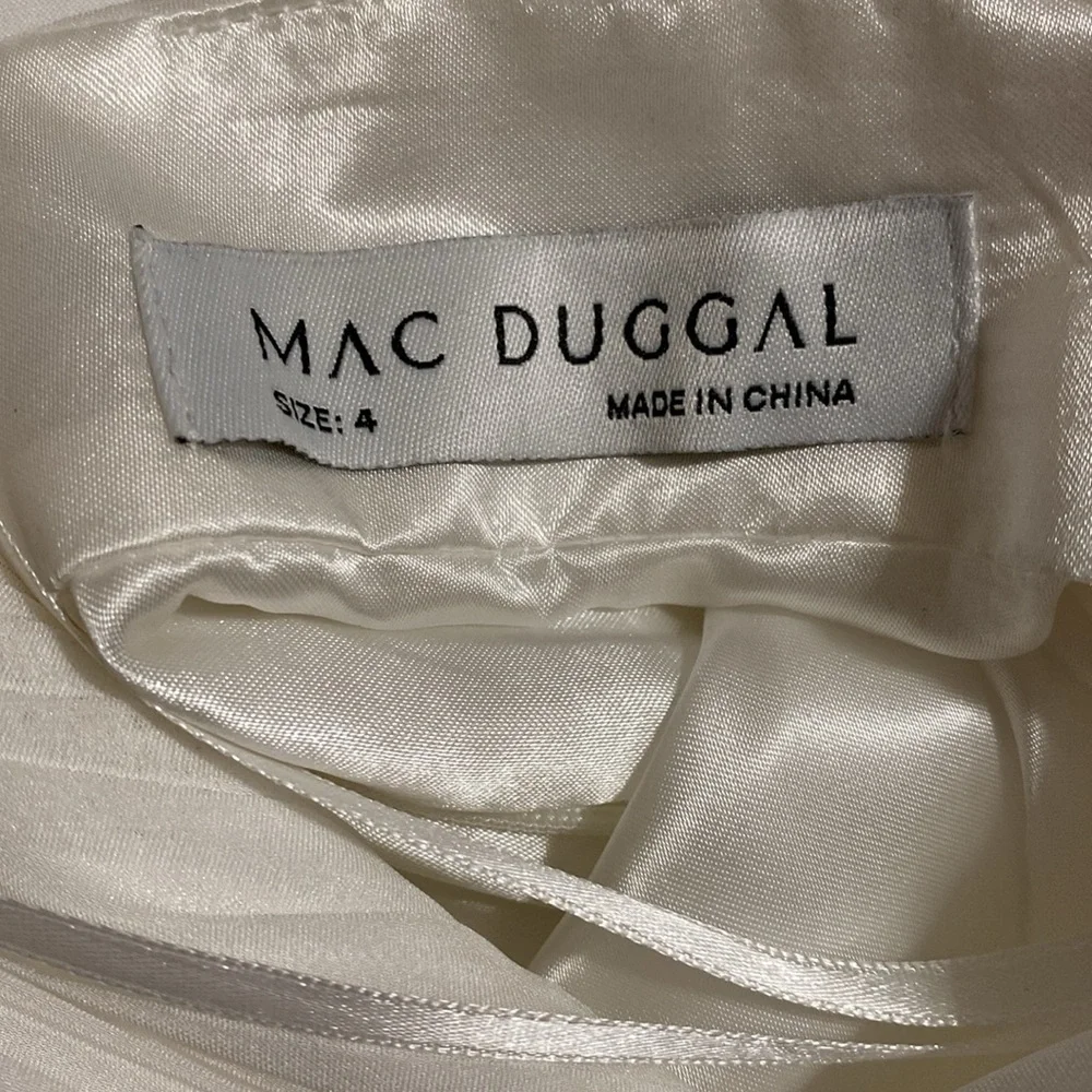 NWT Mac Duggal White Plunge Ostrich Feather Gown Dress 68113 Size 4 - Picture 7 of 8